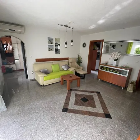 Apartman Ana *